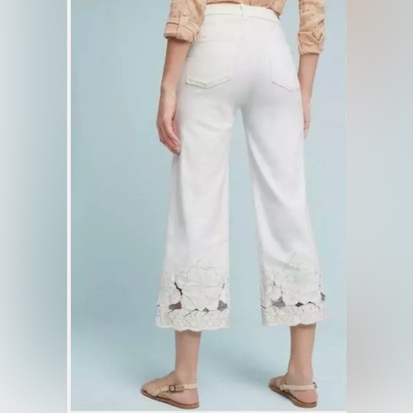 Anthropologie by Pilcro cut out cropped wide legged white jeans with tan trim - Picture 2 of 12